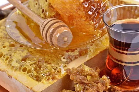 تصویر 2 از عسل کوهی طبیعی با غلظت مطلوب و طعم ماندگار